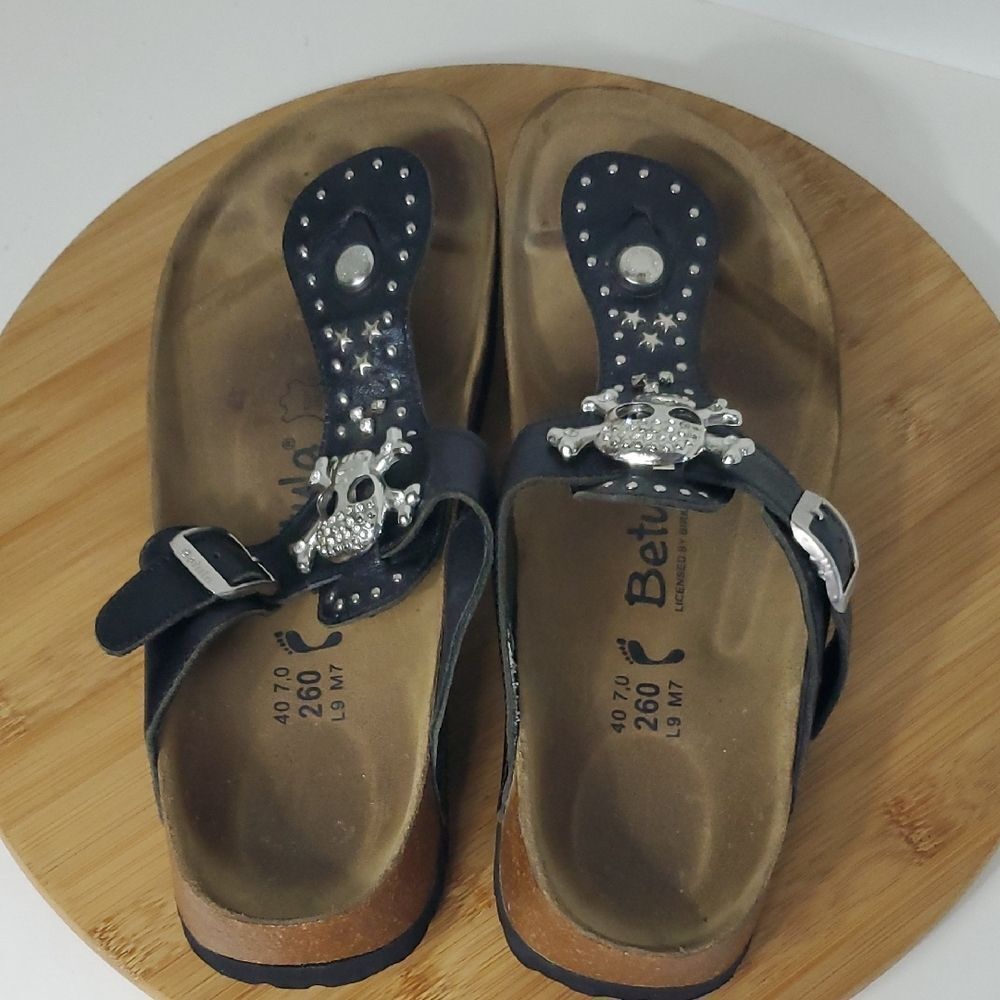 Betula by Birkenstock Black Leather Skull Rhinestone Sandals Unisex L9 M7 - Picture 5 of 8